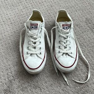 White converse low-top